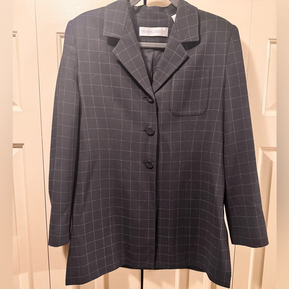 Valerie Stevens Navy & White 3 Buttons Blazer with Slide Slits